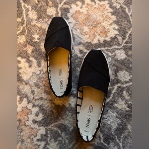 TOMS Women's Black Canvas Loafers